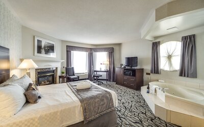Monte Carlo Inn Oakville Suites