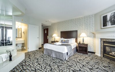 Monte Carlo Inn Oakville Suites