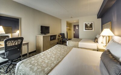 Monte Carlo Inn Oakville Suites