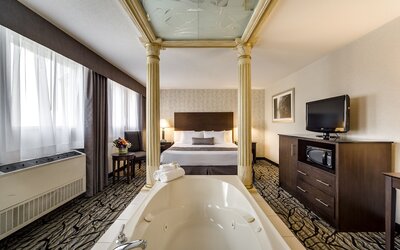 Monte Carlo Inn Oakville Suites