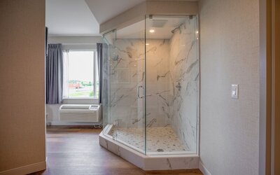 Monte Carlo Inn Oakville Suites