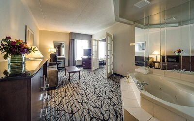 Monte Carlo Inn Oakville Suites