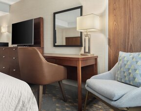 Holiday Inn Oakville Centre by IHG