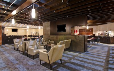 Holiday Inn Oakville Centre by IHG