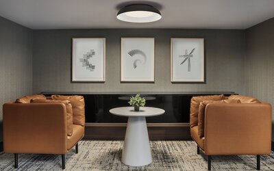 Holiday Inn Oakville Centre by IHG