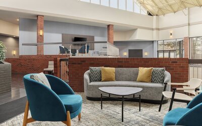 Holiday Inn Oakville Centre by IHG