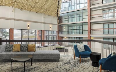 Holiday Inn Oakville Centre by IHG