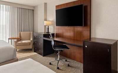 Delta Hotels by Marriott Minneapolis Northeast