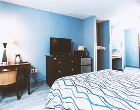 Coratel Inn & Suites By Jasper Park City - Wichita North