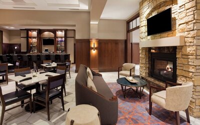 Sheraton St. Paul Woodbury Hotel