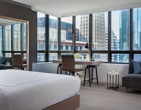 The Marquette Hotel, Curio Collection by Hilton