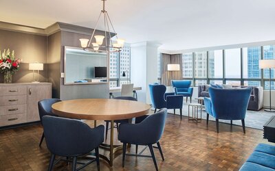 The Marquette Hotel, Curio Collection by Hilton