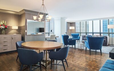 The Marquette Hotel, Curio Collection by Hilton