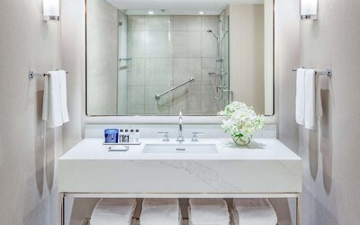 The Marquette Hotel, Curio Collection by Hilton