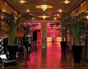 W Minneapolis - The Foshay