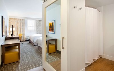 Hampton Inn & Suites Minneapolis / Downtown