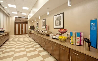 Hampton Inn & Suites Minneapolis / Downtown