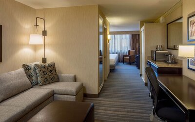 DoubleTree Suites by Hilton Minneapolis Downtown