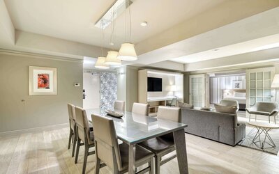Deluxe Room, 2 Queen Beds - Breakfast for 2
