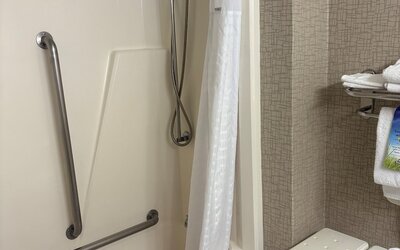 Days Hotel by Wyndham University Ave SE