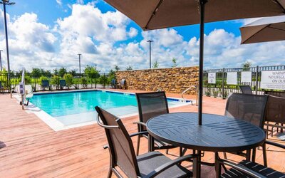 Refreshing outdoor pool at Fairfield Inn & Suites By Marriott Houston League City.
