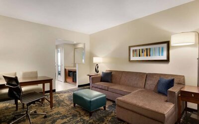 Embassy Suites By Hilton Denver Downtown Convention Center