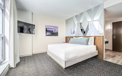 Civic Hotel Autograph Collection