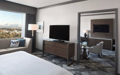 Sheraton Vancouver Guildford Hotel