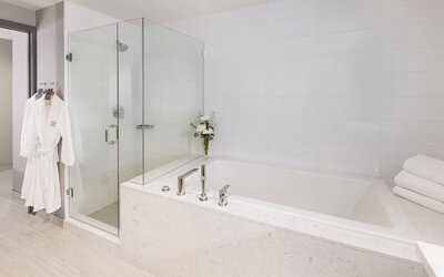 Sheraton Vancouver Guildford Hotel