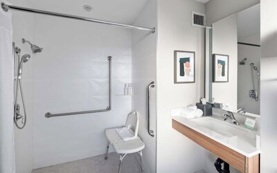 Holiday Inn Hotel & Suites Surrey East Cloverdale by IHG