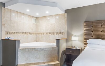 DoubleTree by Hilton Roseville Minneapolis