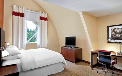 Four Points by Sheraton Surrey