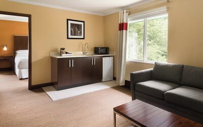 Four Points by Sheraton Surrey