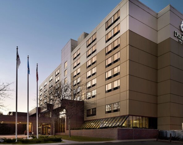 DoubleTree by Hilton St. Paul East