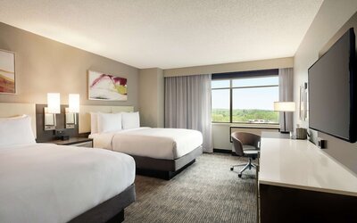 DoubleTree by Hilton St. Paul East