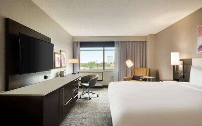 DoubleTree by Hilton St. Paul East