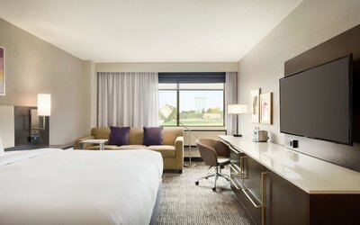 DoubleTree by Hilton St. Paul East