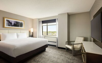 DoubleTree by Hilton St. Paul East