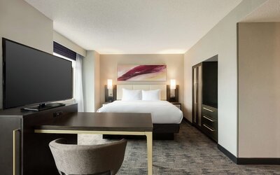 DoubleTree by Hilton St. Paul East