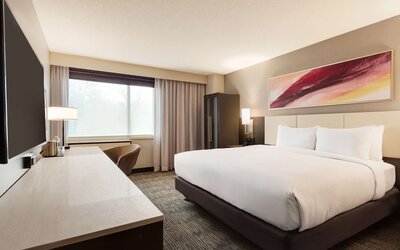 DoubleTree by Hilton St. Paul East