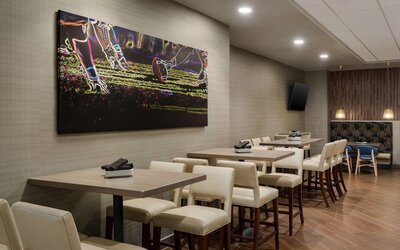 DoubleTree by Hilton St. Paul East