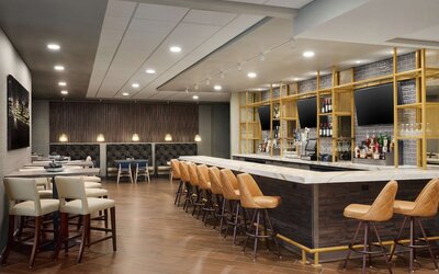 DoubleTree by Hilton St. Paul East