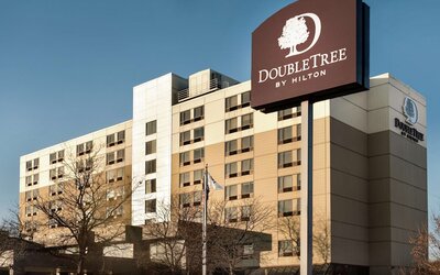DoubleTree by Hilton St. Paul East