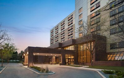 DoubleTree by Hilton St. Paul East