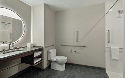 Courtyard by Marriott St. Paul Downtown