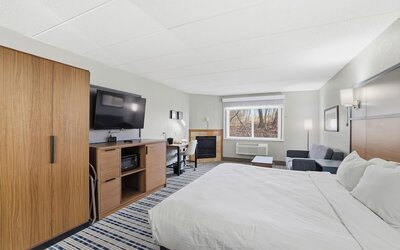 AmericInn by Wyndham White Bear Lake St. Paul