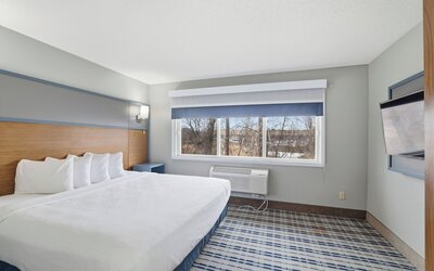 AmericInn by Wyndham White Bear Lake St. Paul