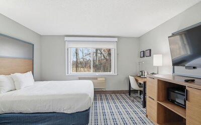 AmericInn by Wyndham White Bear Lake St. Paul