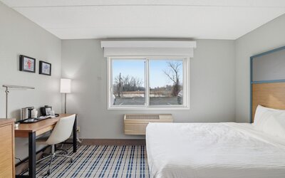 AmericInn by Wyndham White Bear Lake St. Paul