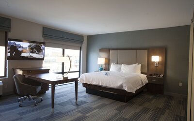 Hampton Inn & Suites Downtown St. Paul